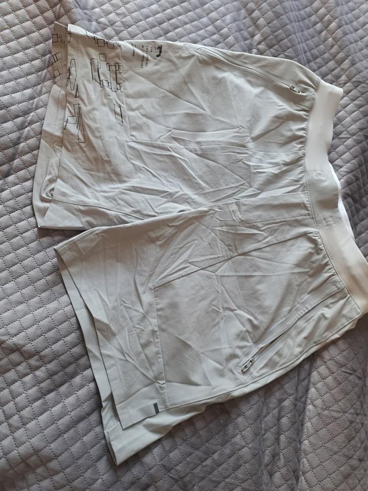 Lululemon Men's License to Train Linerless Shorts Size Medium Gray 7 Inseam EUC