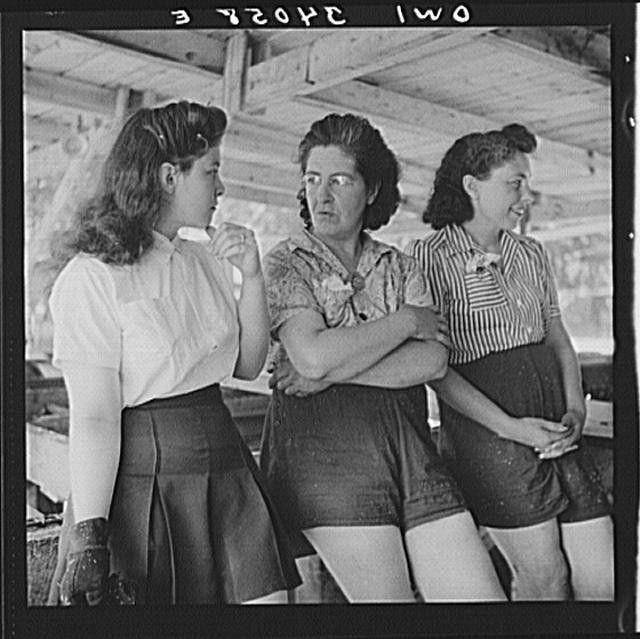 Photo:Concord New Hampshire Turkey Pond 1940s Women Workers U.S. Army Camp