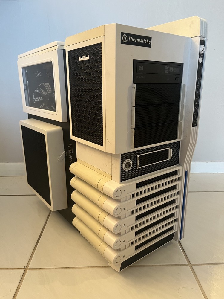 Thermaltake Level 10 GT Snow Edition  |  Rare  |  Used | Full ATX Computer Case