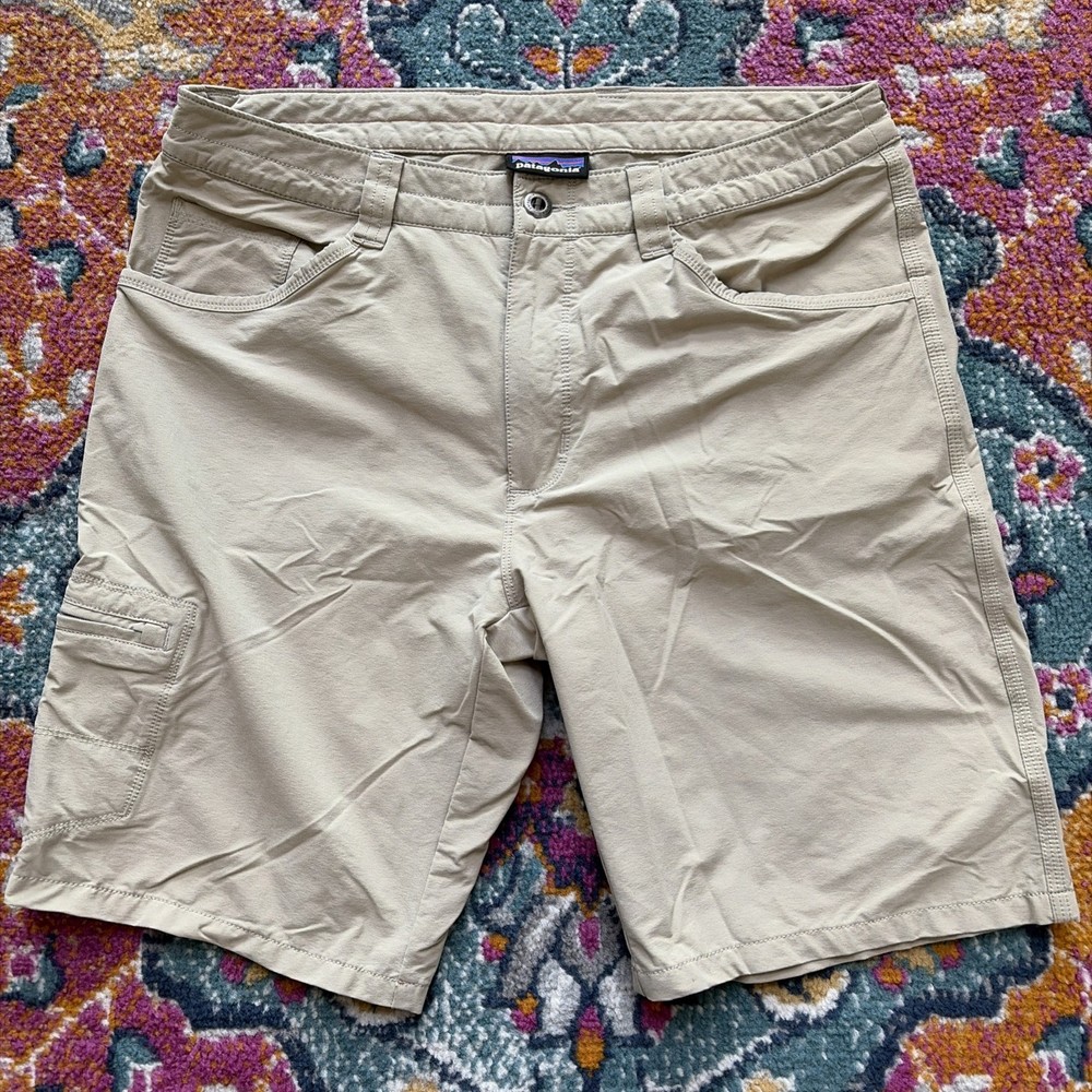 Patagonia Mens Performance Cargo Shorts Size 34” Beige Hiking Golf Nylon Chino