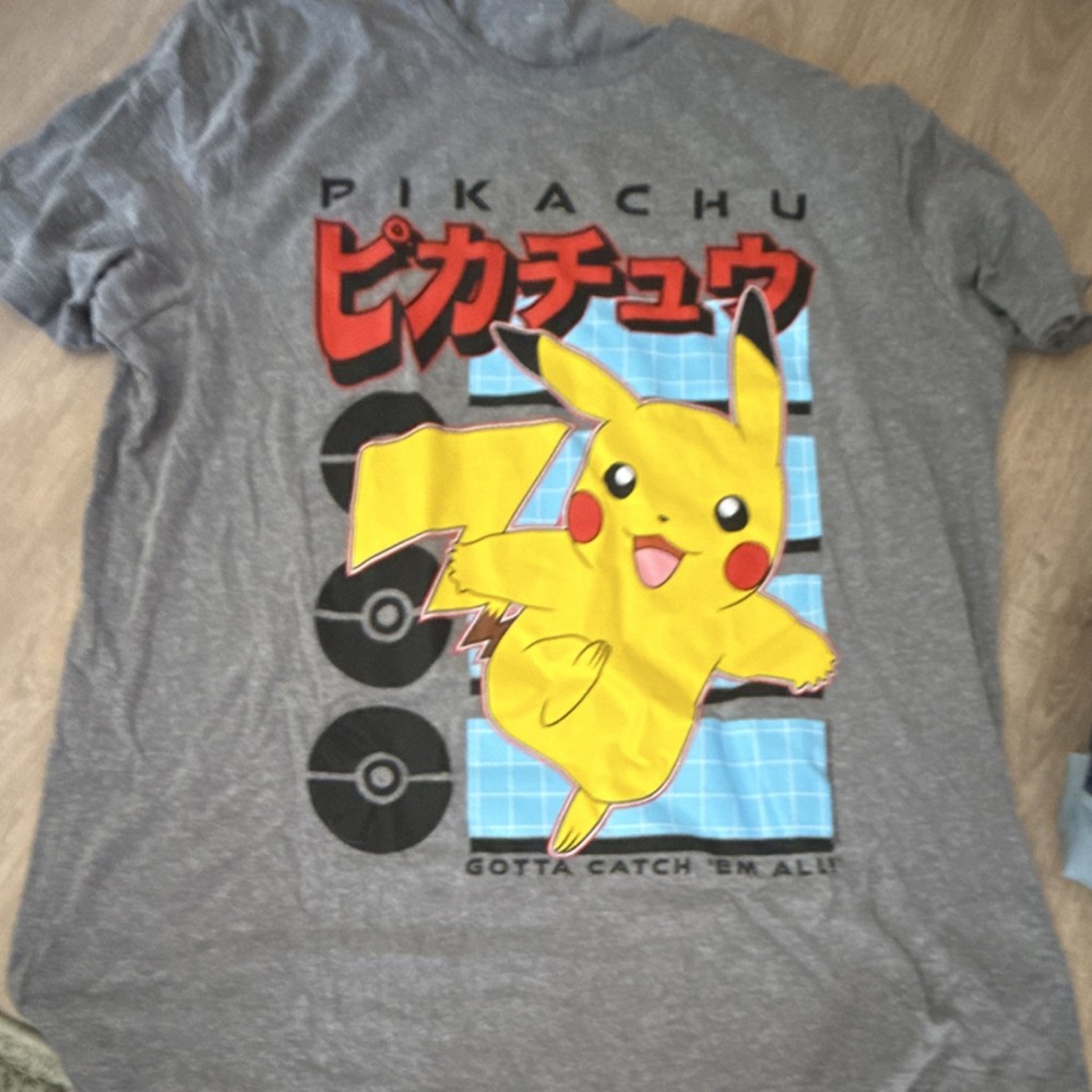 Old Navy Men's XL Gray Pikachu Pokémon Graphic Print Cotton Knit T-Shirt