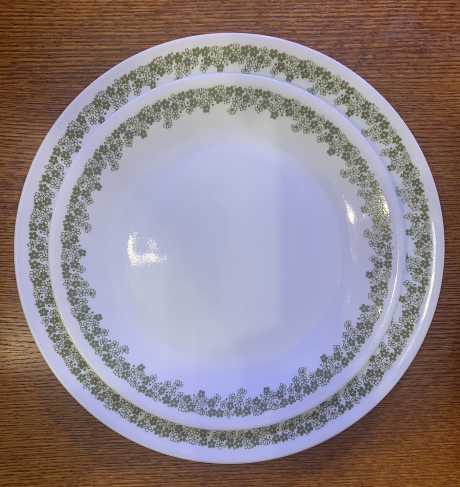 Vintage Corelle Spring Blossom Dinnerware - Green Daisy Design 2 Pc 8” & 10”