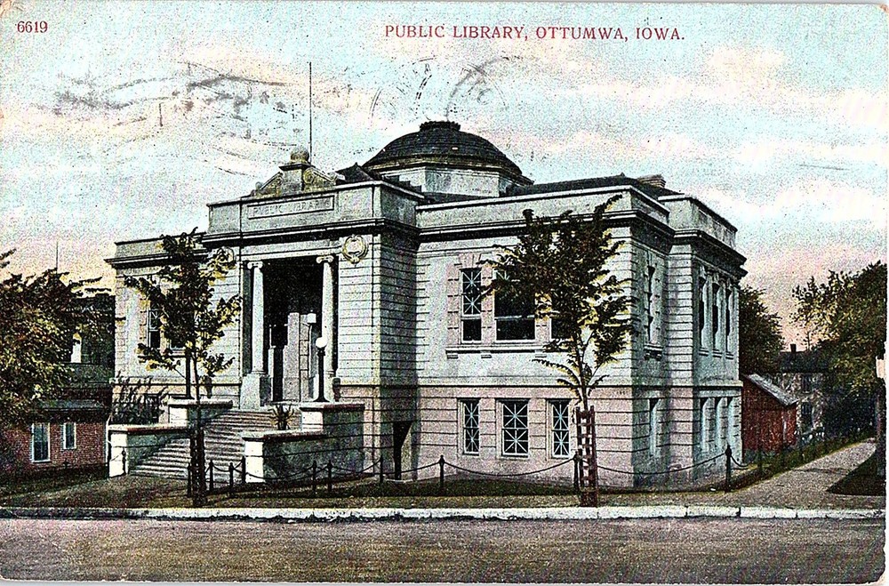 Postcard LIBRARY SCENE Ottumwa Iowa IA m/09 AI3191
