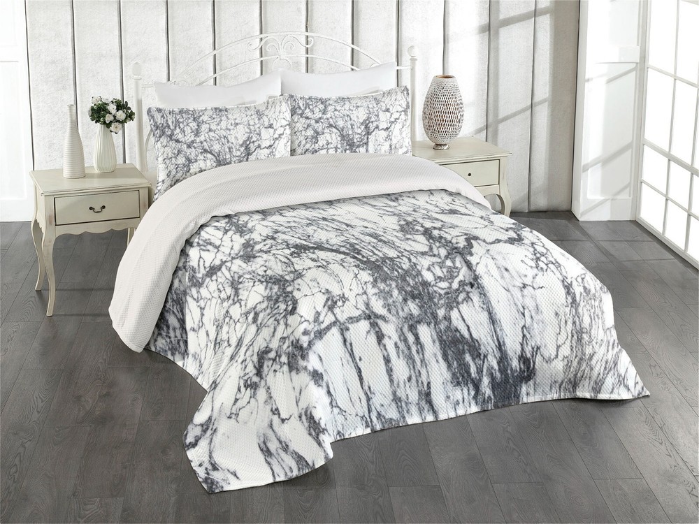 Abstract Quilted Coverlet & Pillow Shams Set, Artsy Surreal Abstract Print