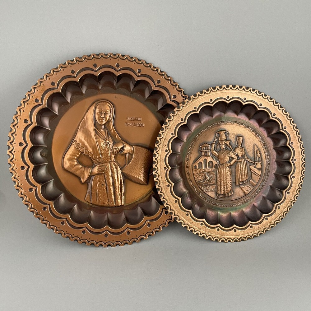 Vintage Ricordo D'Abruzzo Copper Wall Plates Italy Lot of 2-image