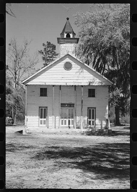 Photo:1930s White Church Chapel Steeple Historic Building Tree Shaded