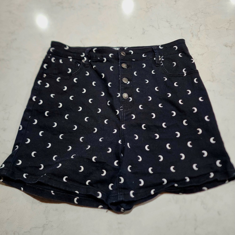 Hot Topic Black Denim Shorts Moons Ultra High Rise Halloween Stretch Size 15