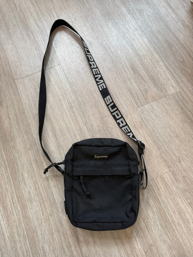 Supreme SS18 Shoulder Bag - Black