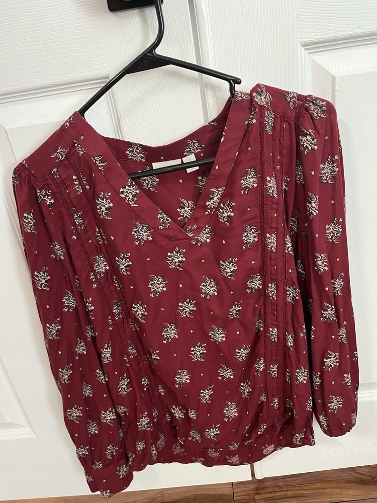 Universal Thread Women's Burgundy Floral V-Neck Long Sleeve Blouse Size M