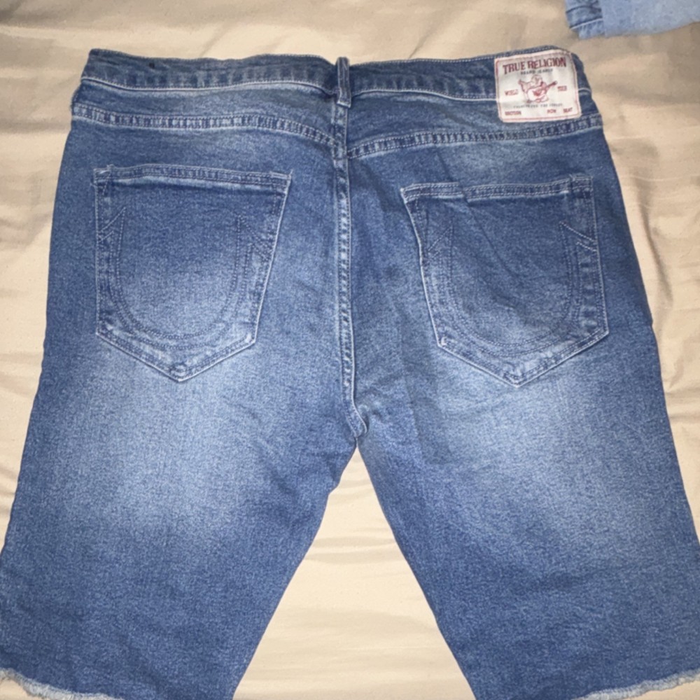 True Religion Men’s Blue Medium Wash Denim Shorts 5-Pocket Button Buddha