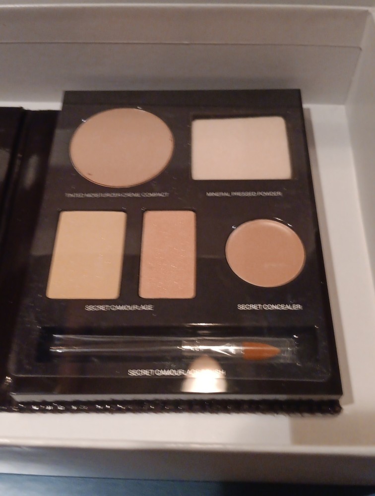Laura Mercier The Flawless Face Book Portable Pallet Nude Compact Free Shipping