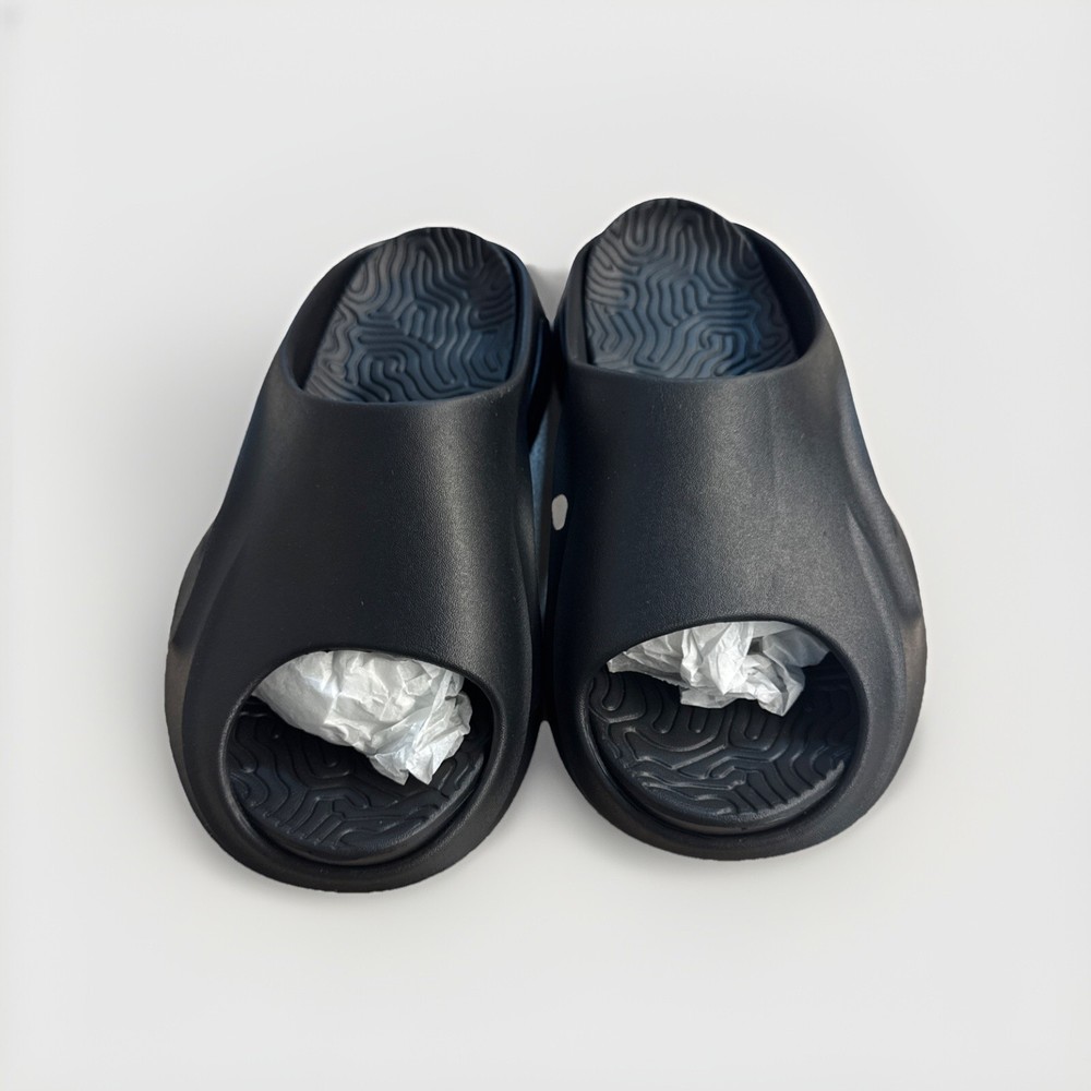 New Pretty Little Thing Rubber Slides Sandle Black Woman’s Size 7
