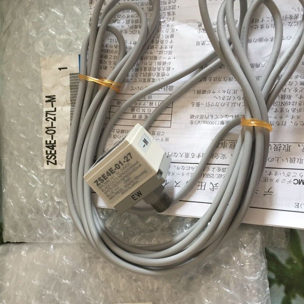 one NEW SMC Pressure sensor ZSE4E-01-27L-M ZSE4E-01-27L-M Fast Delivery #tr