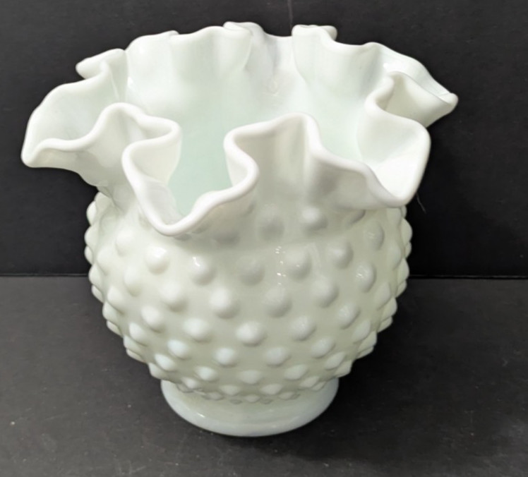 Vintage Fenton White Art Glass Hobnail Ruffled Vase Appx 4 Inch Tall Milk Glass
