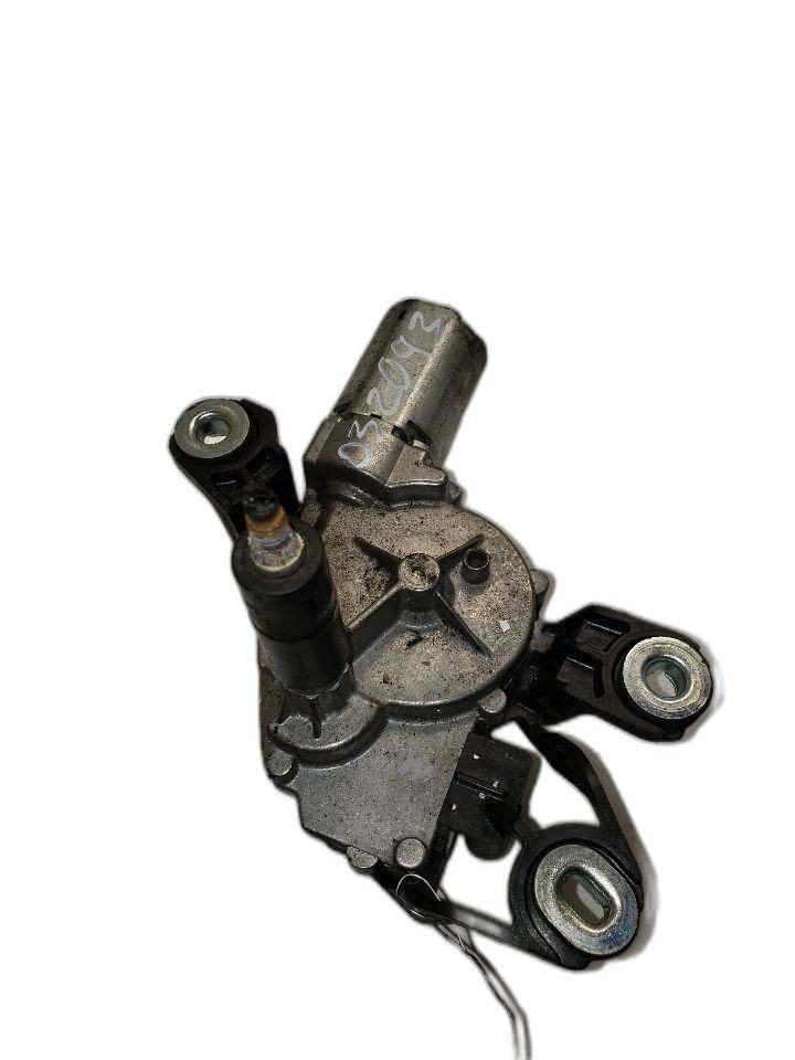 06-10 VW Passat Rear Wiper Motor Replacement 1335688