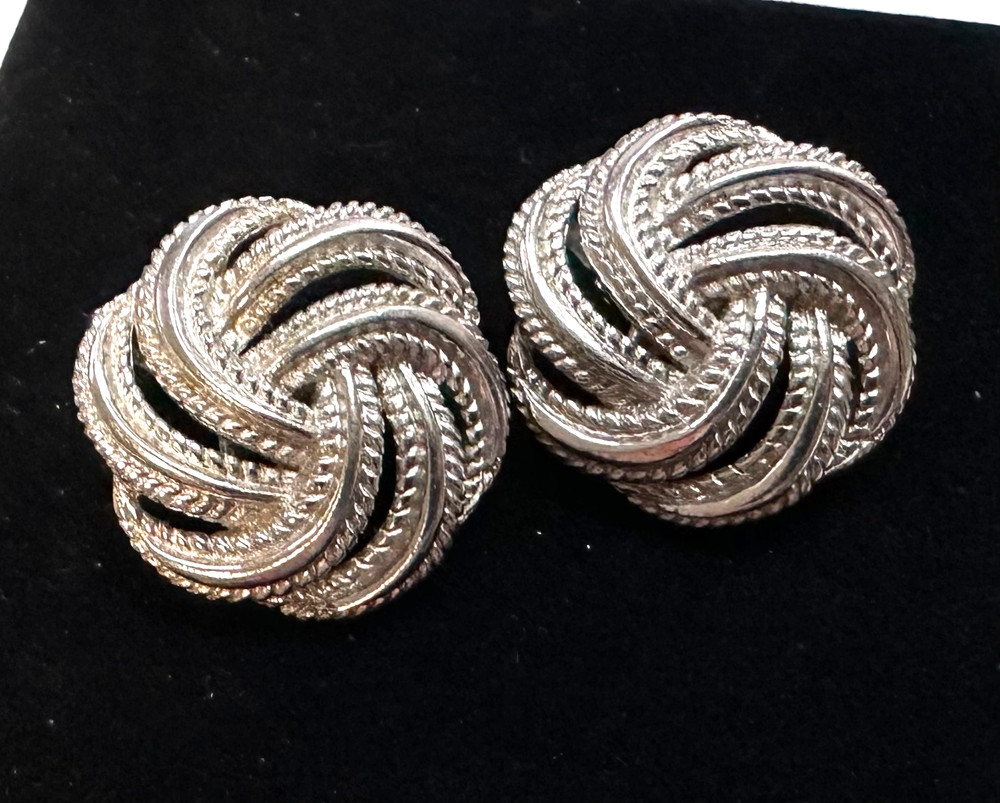 Signed CROWN TRIFARI Vtg Costume Floral Silver Tone Clip-on Earrings Jewelry Lot