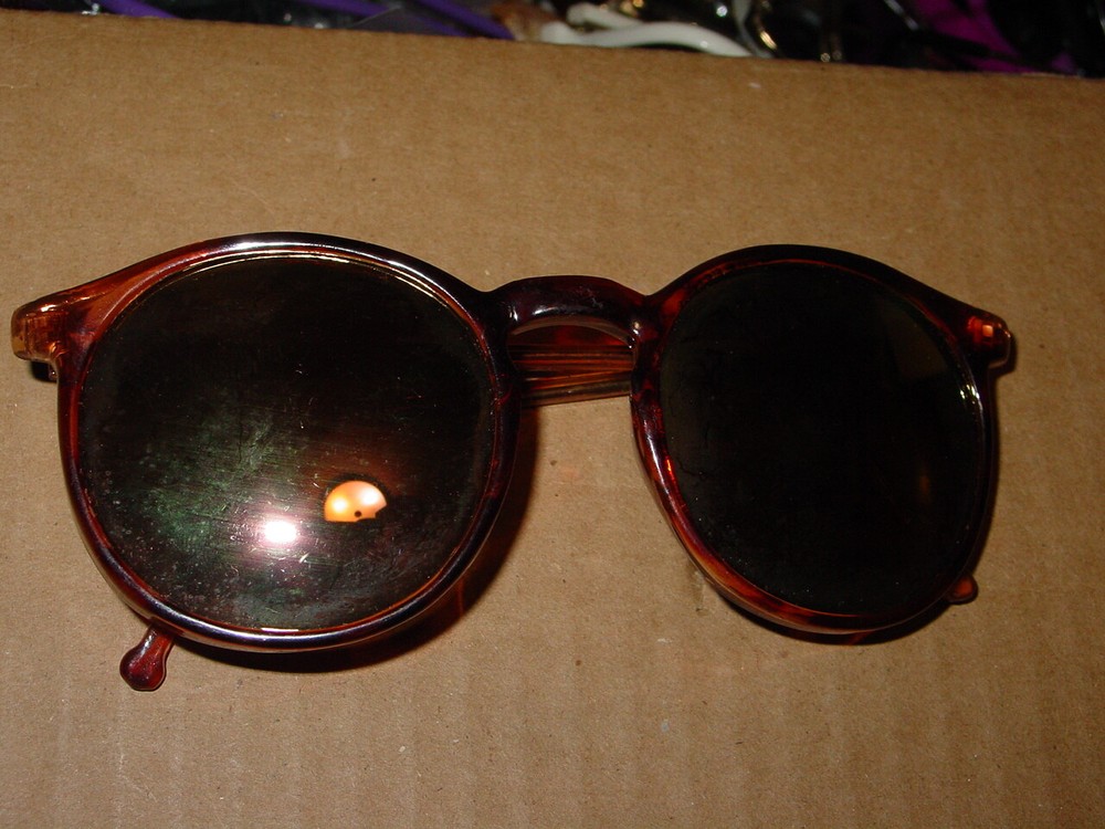 1980s Retro New Wave Vintage Sunglasses with Plastic Frame B-2 for Summer