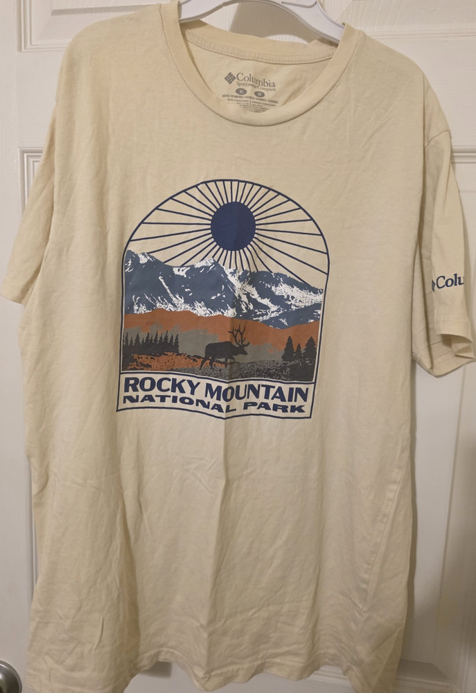 Columbia Men’s M Beige Rocky Mountain National Park Graphic Crew Neck T-Shirt