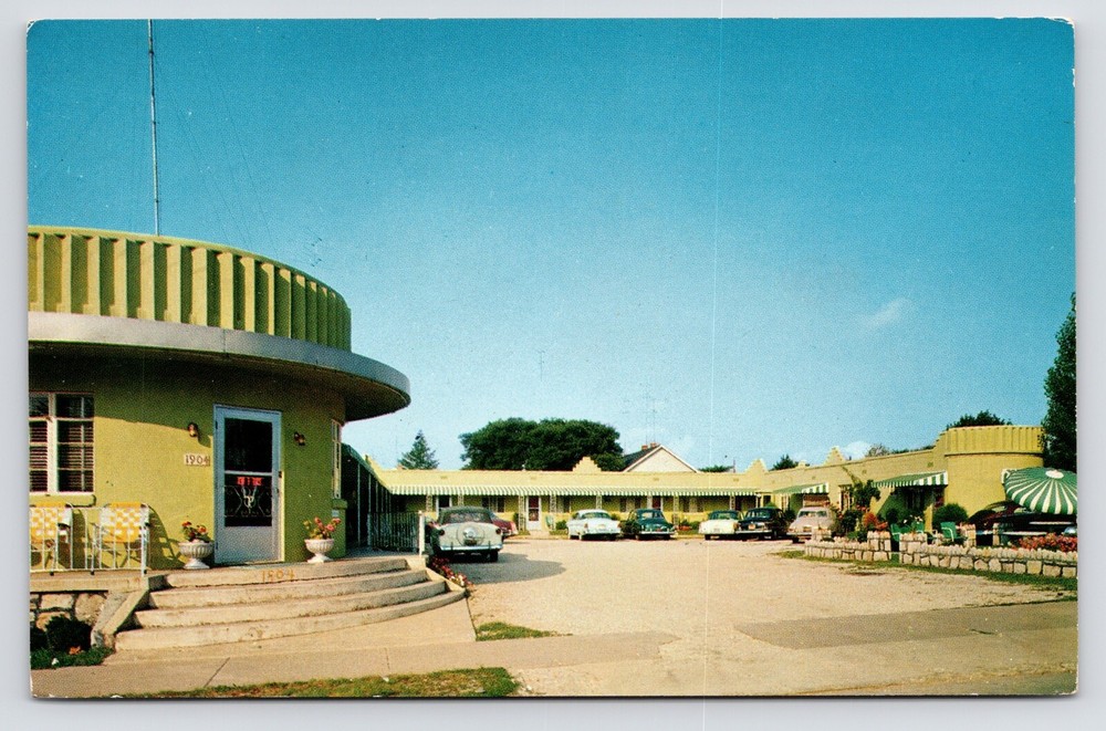 c1950s Payne’s Motor Court Motel Fredericksburg VA~VTG MCM Postcard