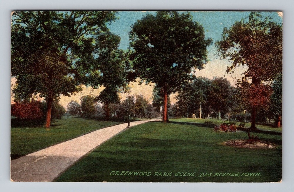 Iowa IA Des Moines Greenwood Park Scene Vintage Postcard