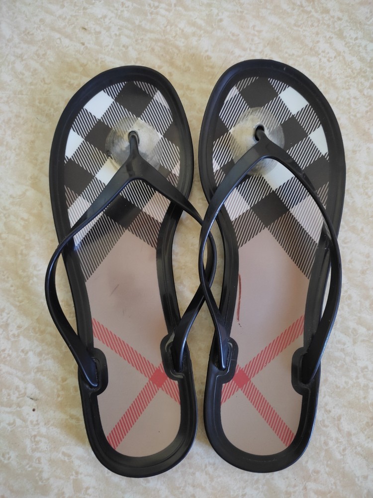 Burberry Women's Nova Check Jelly Flip Flop Sandals Size 37