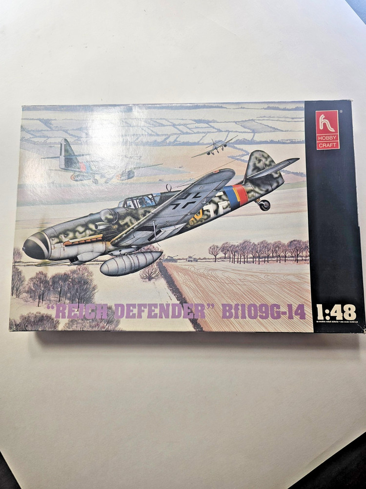Hobbycraft - WWII German “Reich Defender” Bf109G-14, 1/48 Airplane Kit