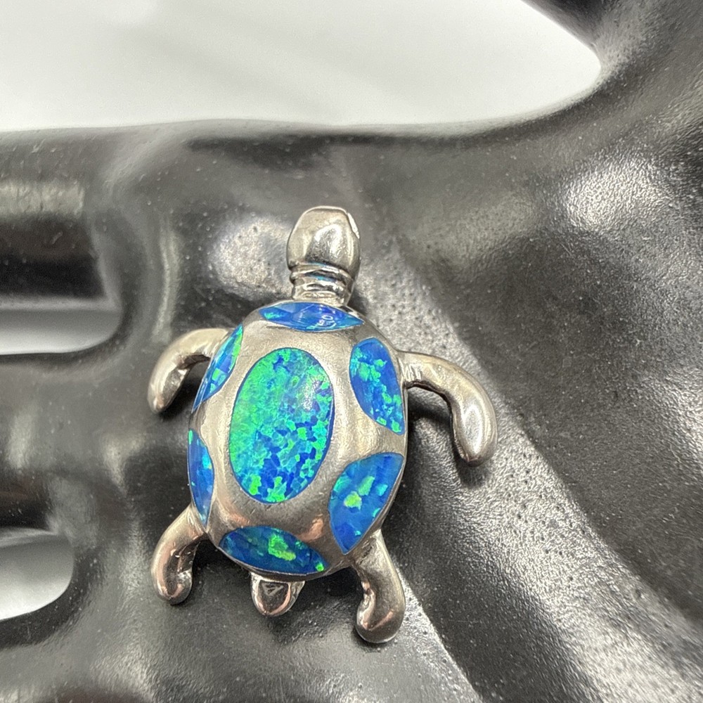 VTG 925 Sterling Silver Inlaid Opal Sea Turtle Pendant. 4.4 Grams