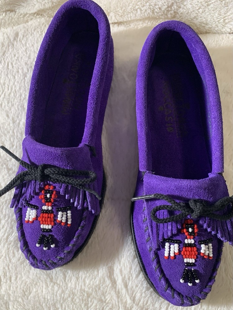 New womens Minnetonka purple suede Thunderbird Moccasins Size 6
