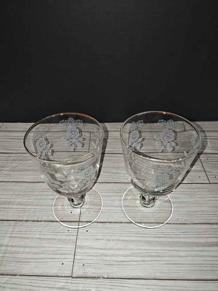 Art Nouveau Floral Design Glass Champagne Wine Coupe Goblets Set of 2
