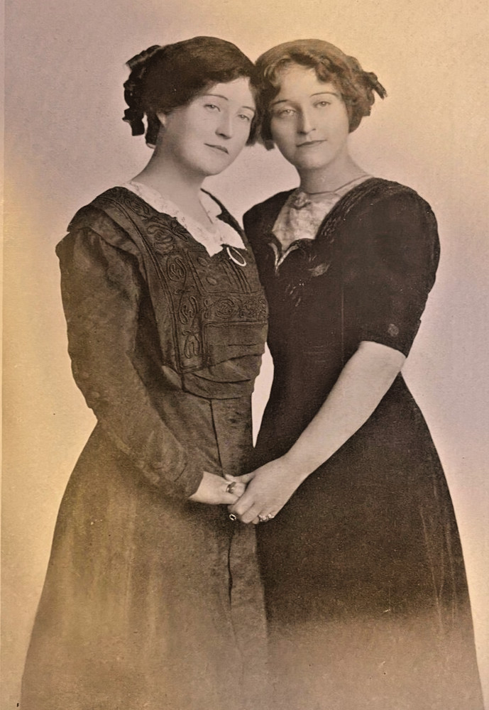 1910 Vintage Magazine Illustration Actresses Miss Reine and Ethyl Davis