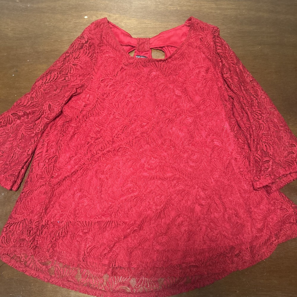 Roz & Ali Women’s Sz 3X Cherry Red LS Flowy Top Lace Neck & Shoulders