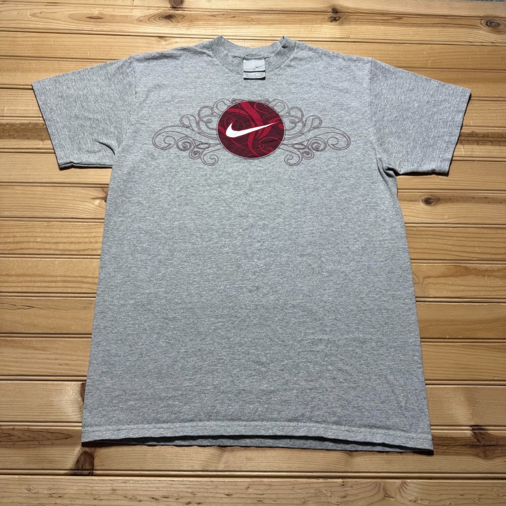 Vintage Y2K Nike Center Swoosh Logo Sports Athletic Retro Graphic T-Shirt Medium