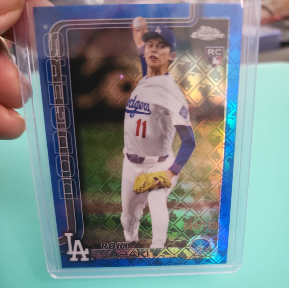 ROKI SASAKI 2025 Topps Chrome Logofractor #217 Blue Refractor 098/150