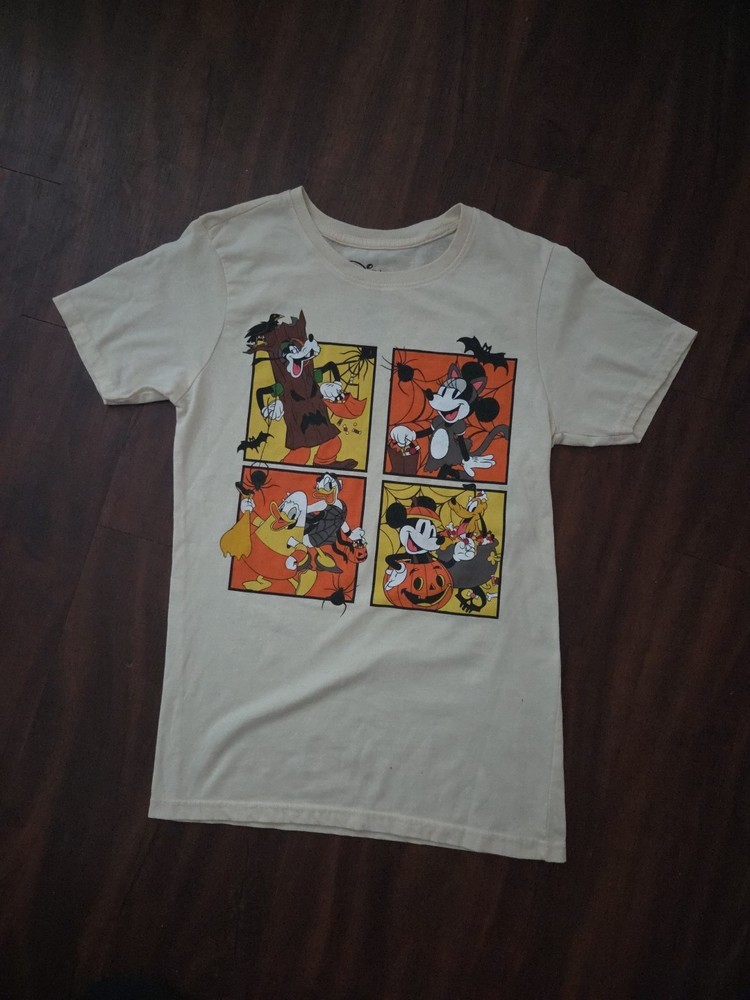 Disney Halloween Theme T-shirt Adult Size Small Yellow/Beige