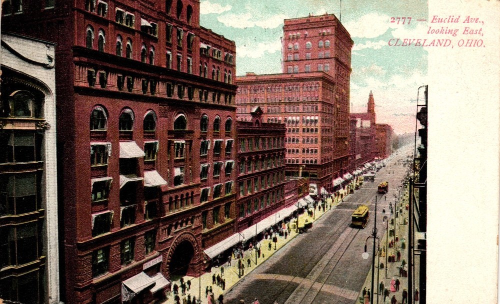 Postcard Euclid Avenue looking east Cleveland, Ohio