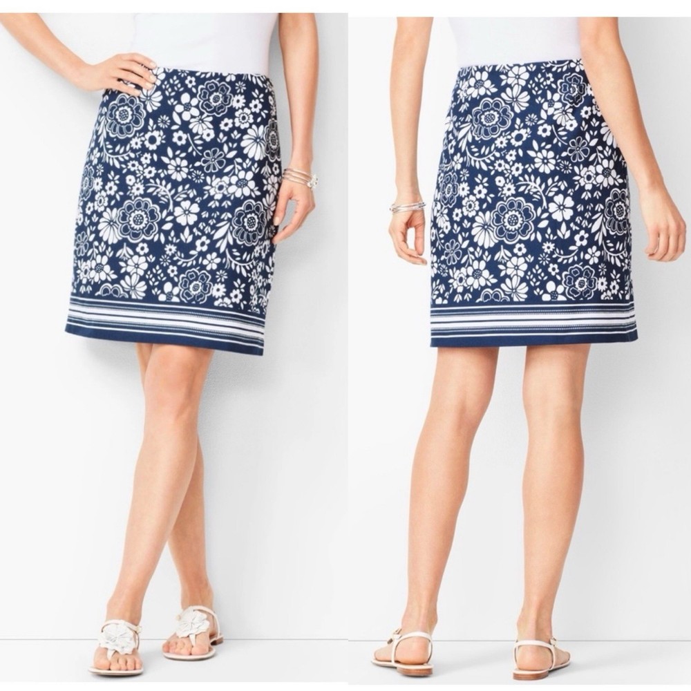 Talbots Petite Skirt 4P Blue White Floral Knee Length Stretch Lined Classic