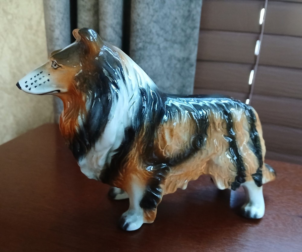 Vintage 1960s Japan Ceramic Collie Dog FIGURINE 7.5 in x 5.5 in. Beautiful