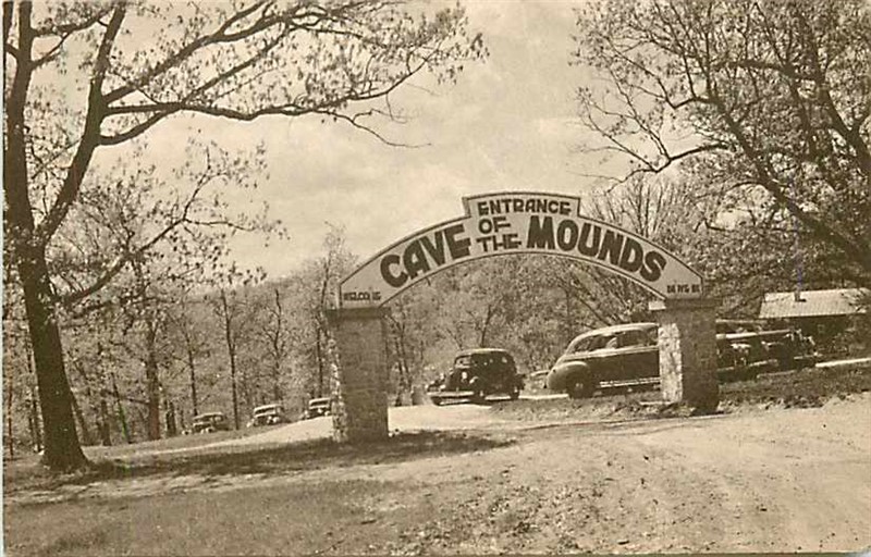 WI, Blue Mounds, Wisconsin, Cave of the Mounds, Entrance, Diemer