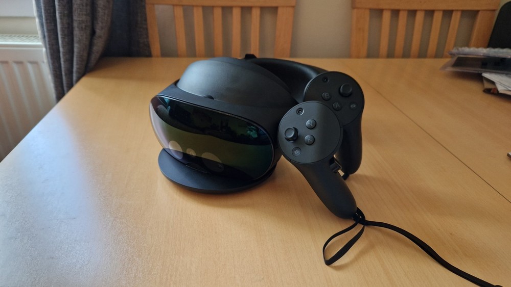Meta Quest Pro VR Headset