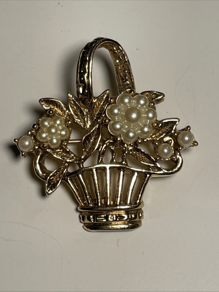 Vintage Gold Tone Filigree Basket Of Faux Pearl Flower Bouquet Brooch/Pin