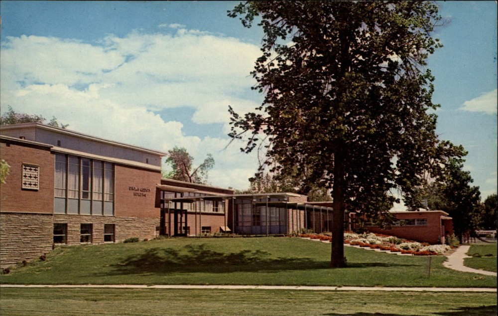 Uintah County Court House Route 40 Vernal Utah ~ 1950s-60s vintage postcard
