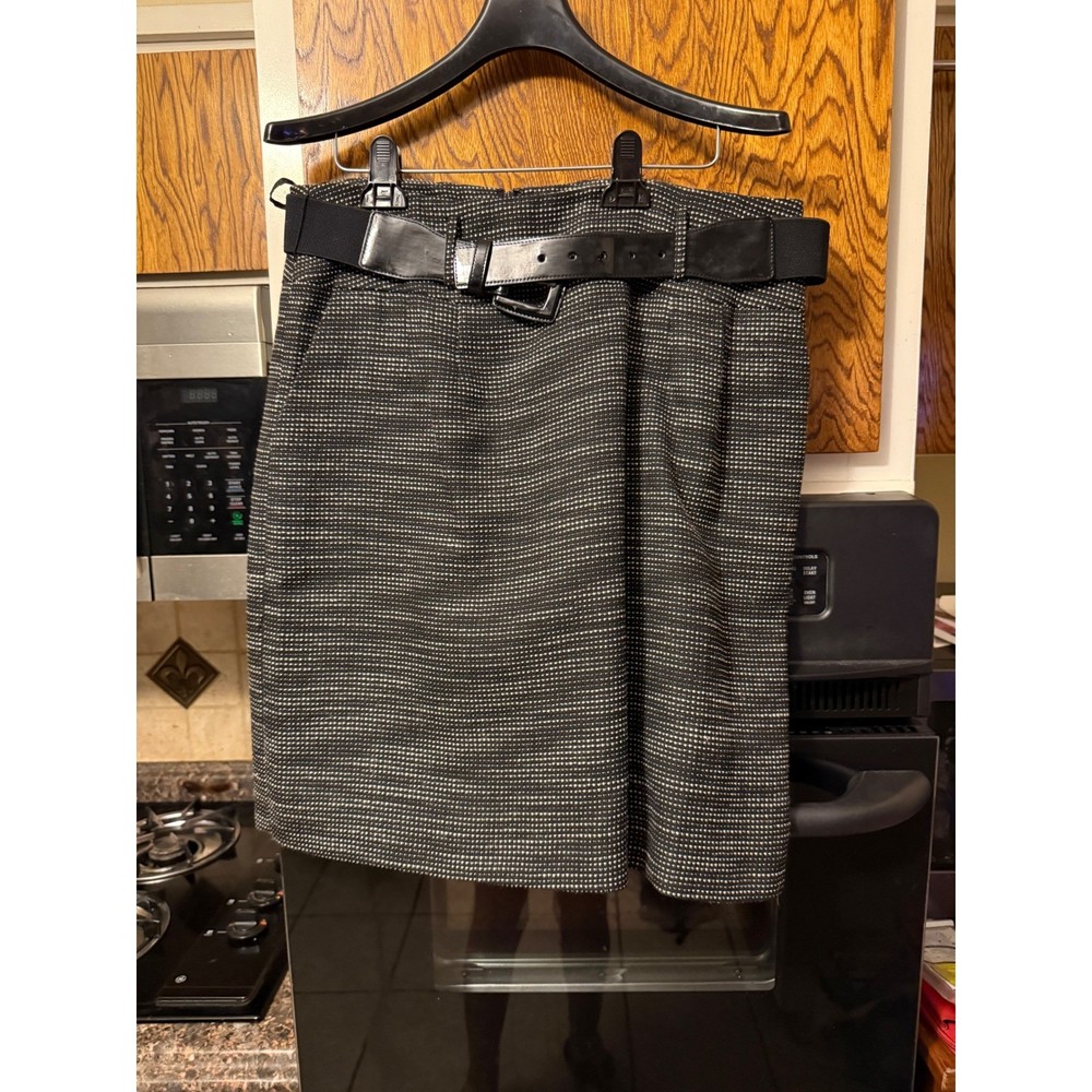 Black and White Textured Tweed Pencil Skirt with Patent Belt Size 14