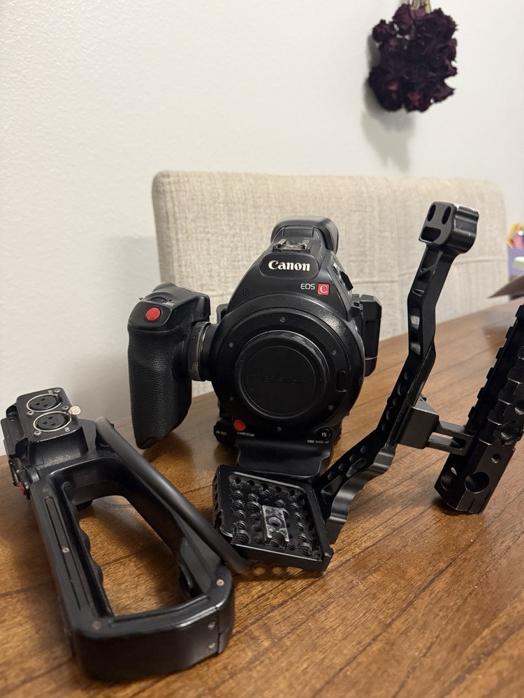 AS - IS / Canon C100 Mark II Cinema Camera - READ DESCRIPTION