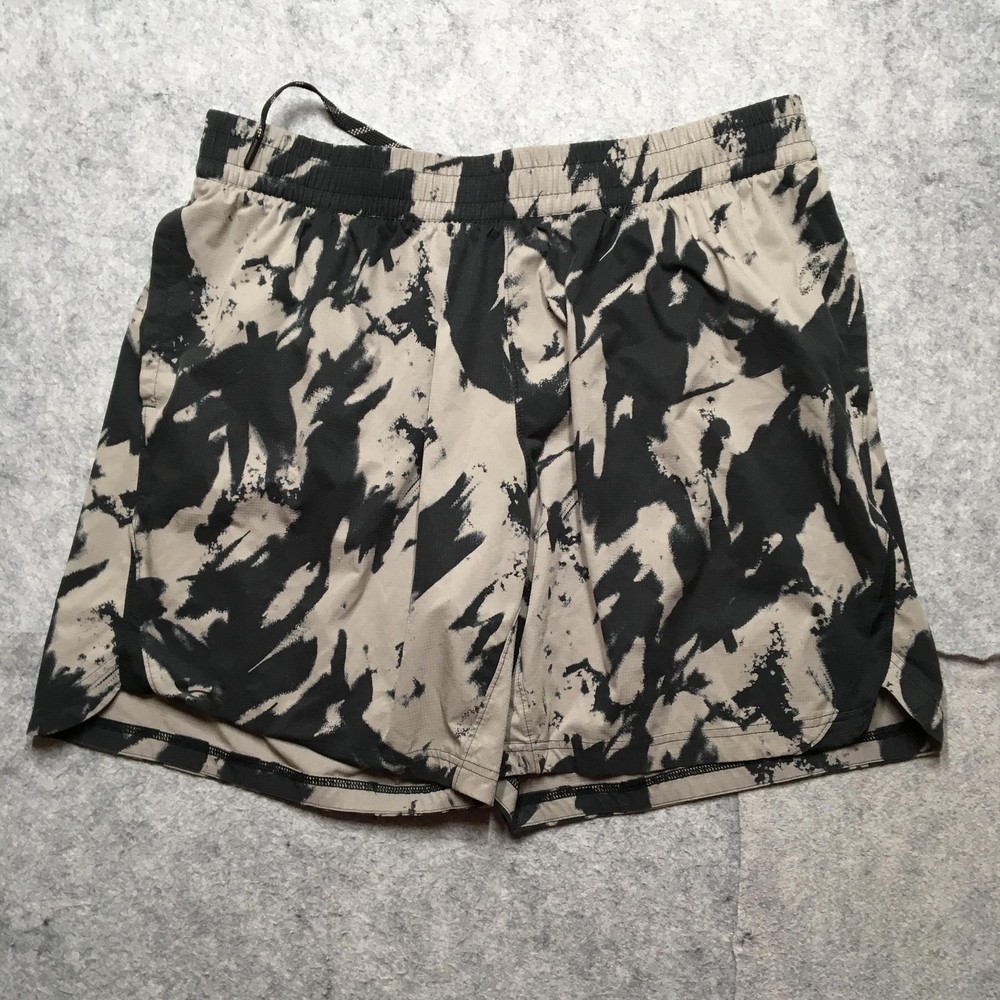 Under Armour Shorts Mens 2XL Beige Camo 9