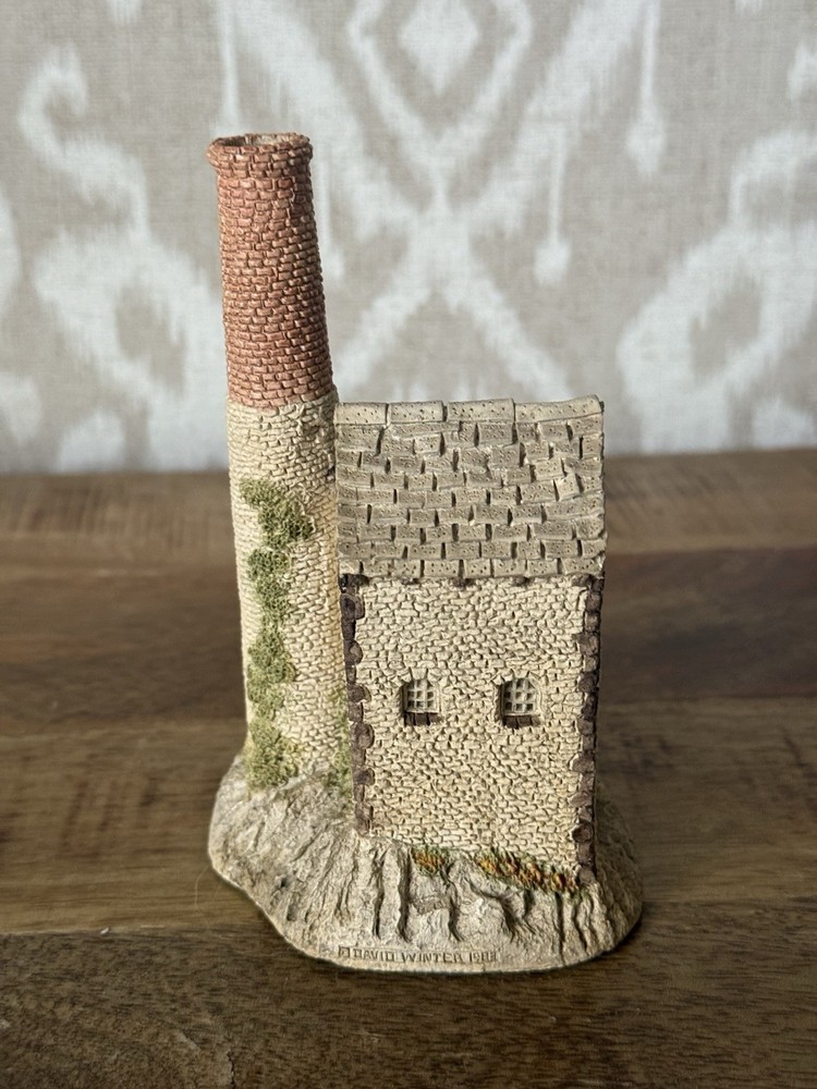 David Winter 1983 Hand Painted Cornish Tin Mine Cottage Figurine UK