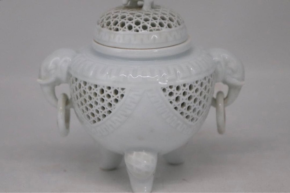 Japanese Porcelain Incense Burner Ceramic Censer Elephant Koro 5.1 inch