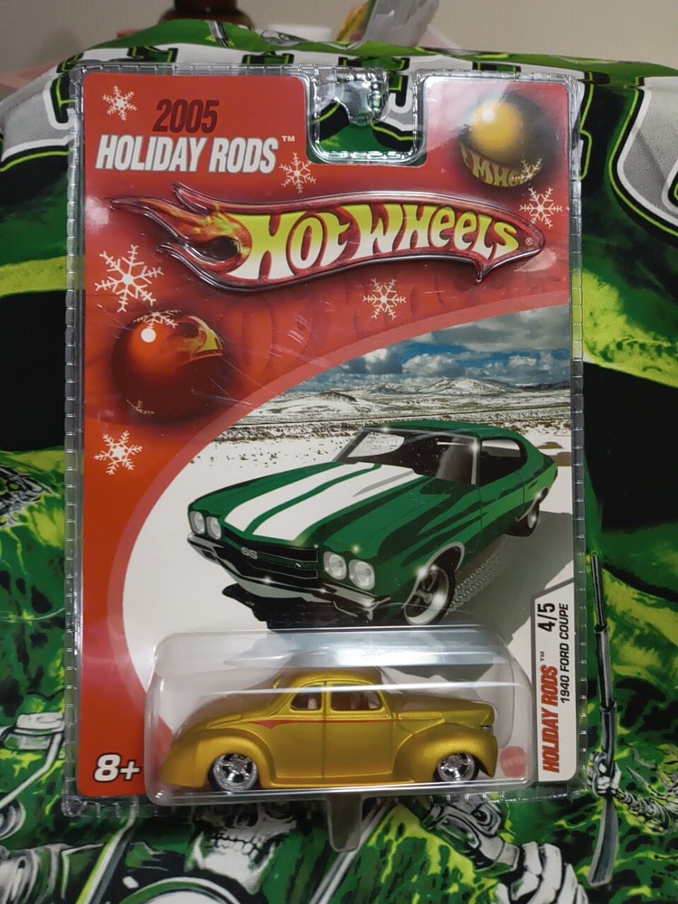 2005 Vintage Hot🔥Wheels/ Holiday Rods ( LE (4/5) '40 Ford Coupe In Gold w/ RR