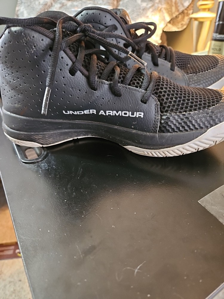 Under Armour Boys Sneakers Size 6Y Black