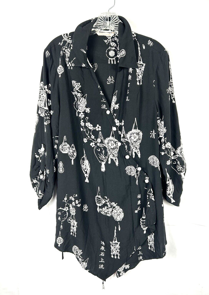 Soft Surroundings Asian Inspired Pagoda Black White Print Top Knot Button Medium