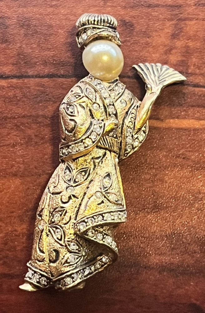 Vintage JAPANESE GEISHA Brooch PIN Gold Tone Rhinestone Faux Pearl